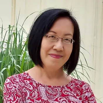 dr. Vera Indrayani Sadeli,MM,CLC.